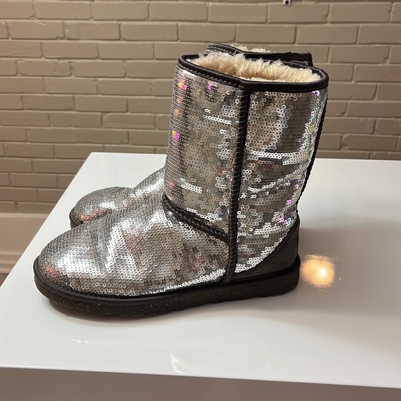 Silver sparkly Ugg boots size 8 - Picture 4 of 8